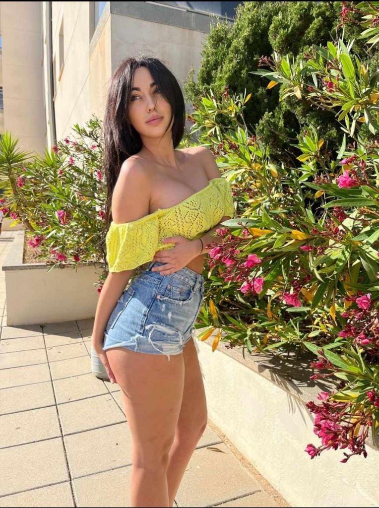 Chica busca chico en Almería: 