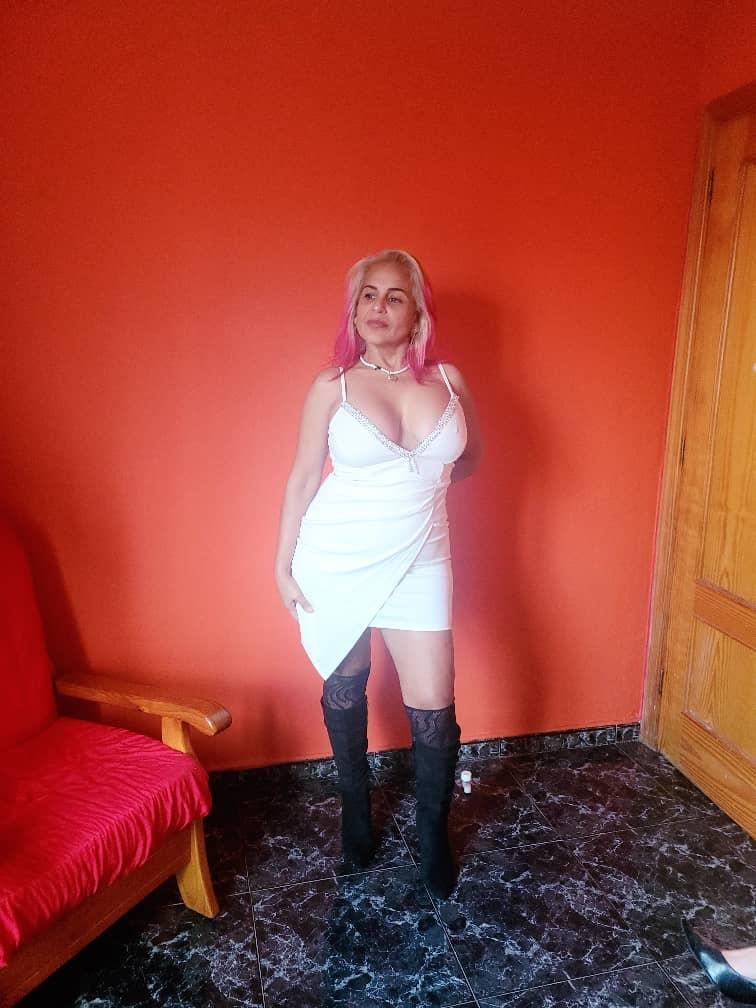 Chica busca chico en Tenerife: 