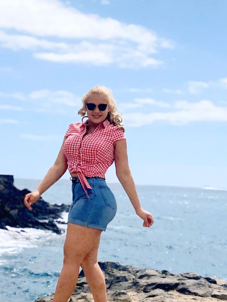 Chica busca chico en Tenerife: 