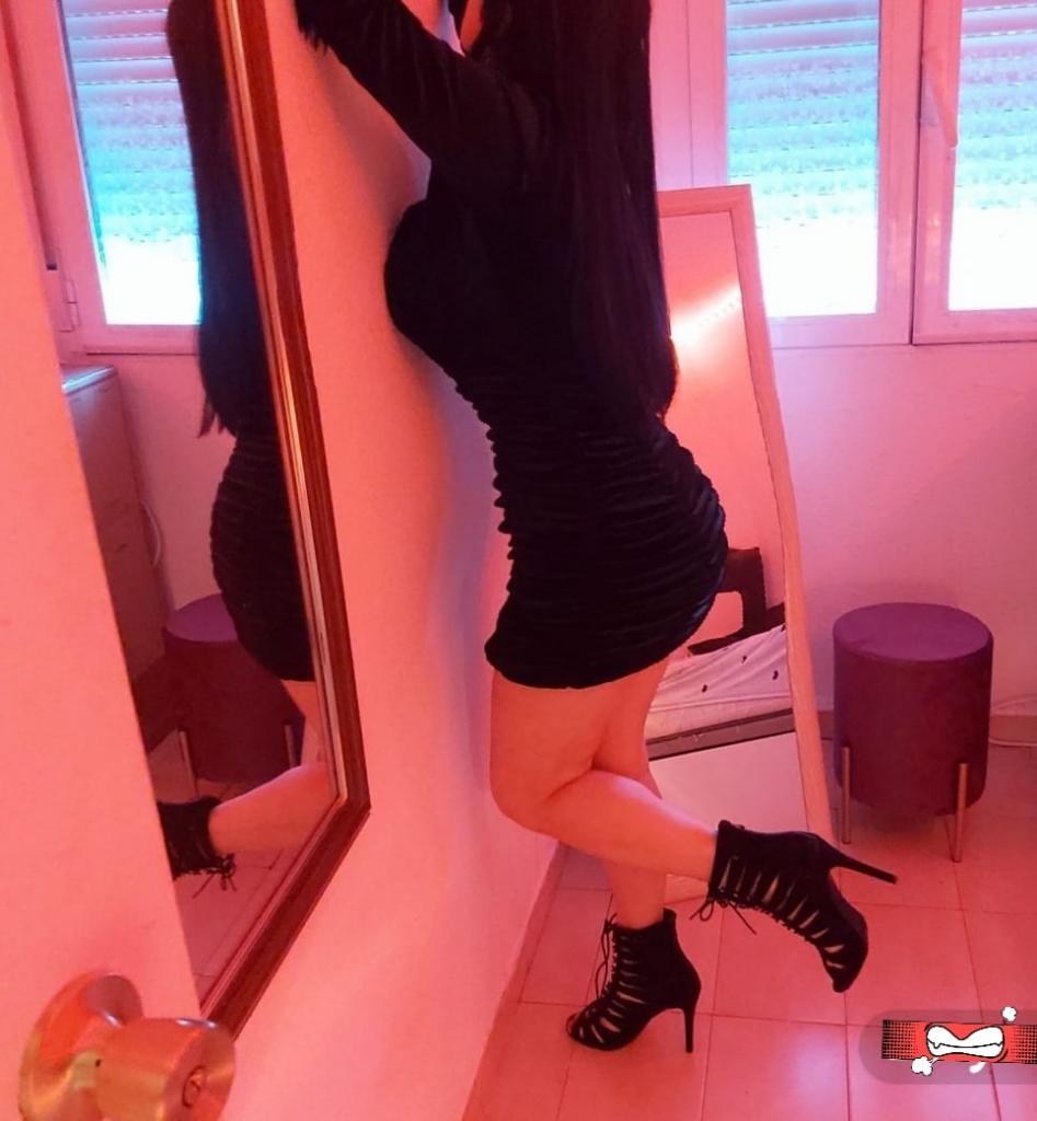 647315737: Chica busca chico en Madrid