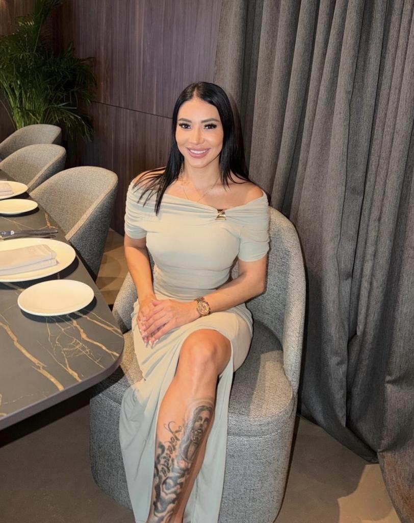 Chica busca chico en Alicante: Chica busca chico