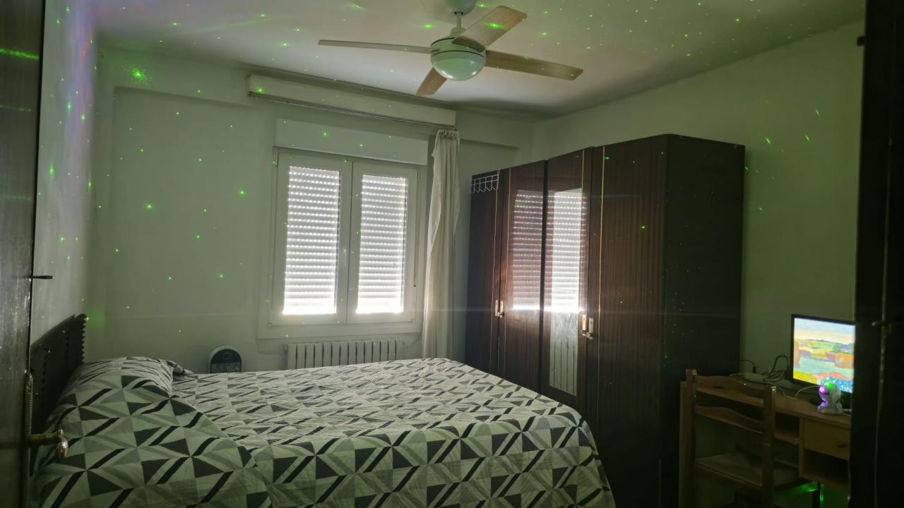 642043431: Chica busca chico en Zaragoza