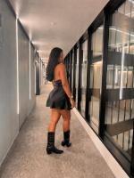 667423364: Chica busca chico en Barcelona