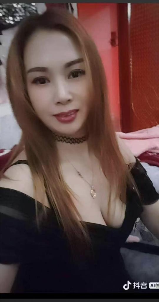 Chica busca chico en Granada: Chica busca chico