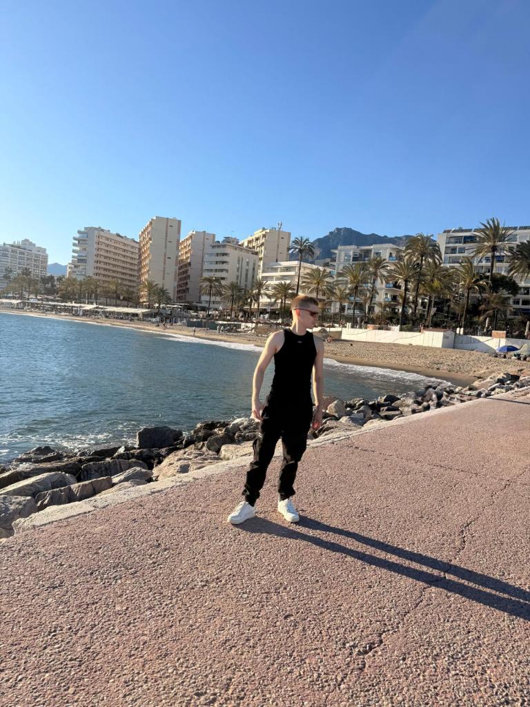 Chico busca chica en Málaga: 