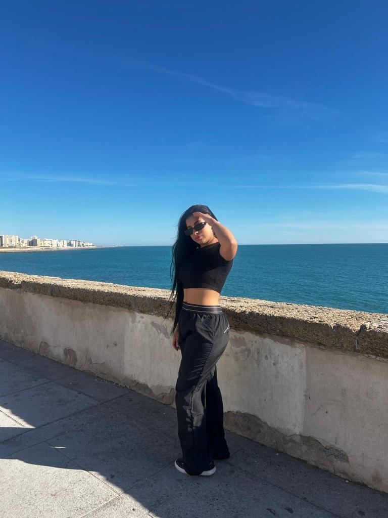 Chica busca chico en Cádiz: 