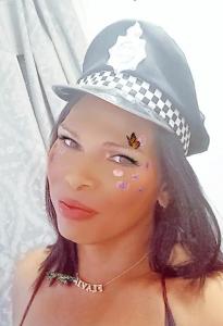 Chico busca chica en Las Palmas: 