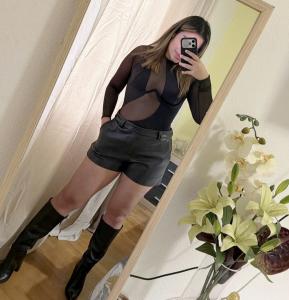 614623726: Chica busca chico en Navarra