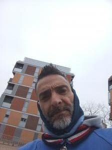 614118235: Chico busca chica en Barcelona