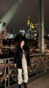 Chica busca chico en Madrid: 