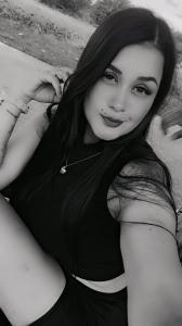 654066958: Chica busca chico en Sevilla