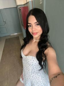 617492072: Chica busca chico en Barcelona