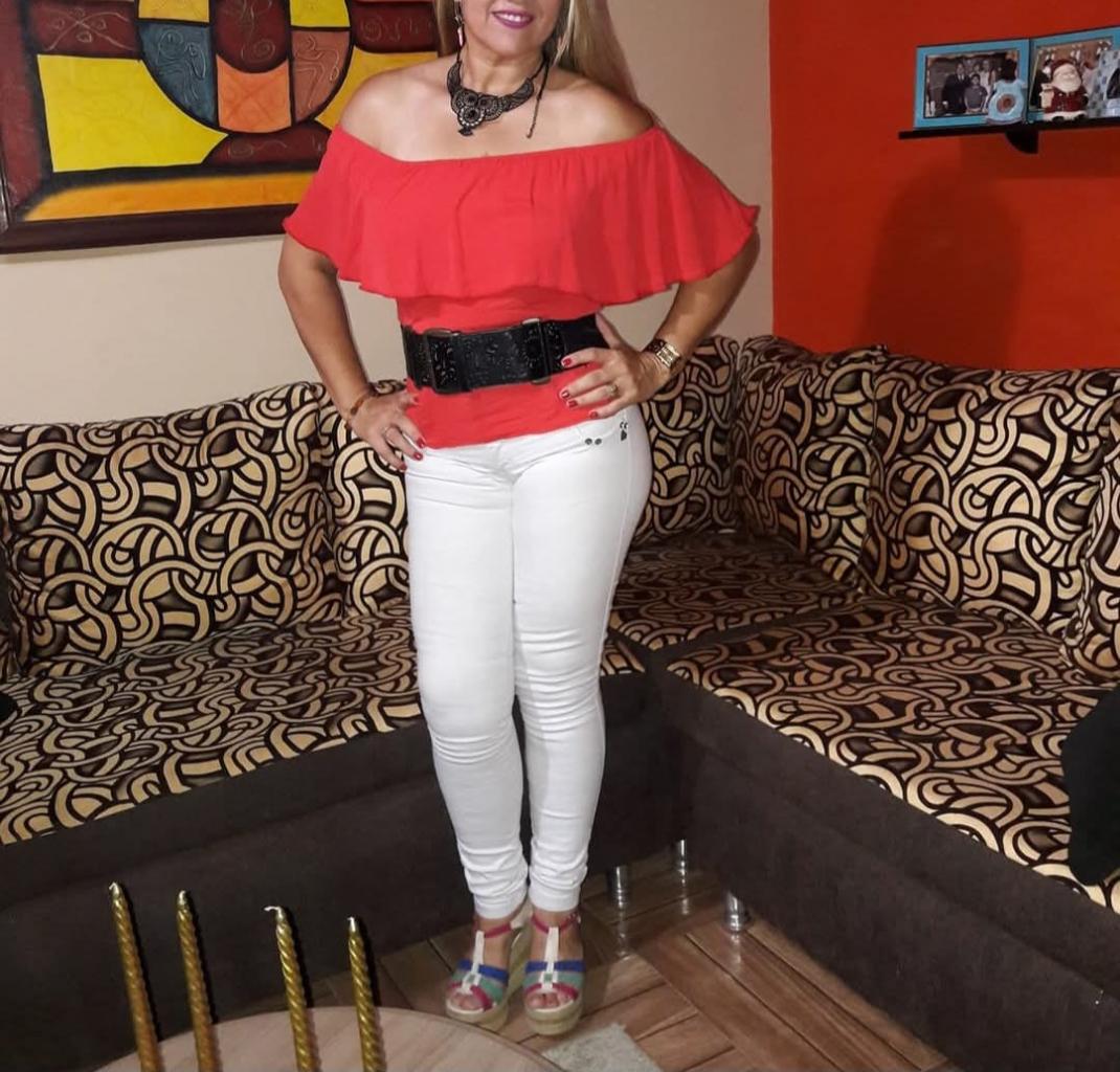 672993160: Chica busca chico en Asturias