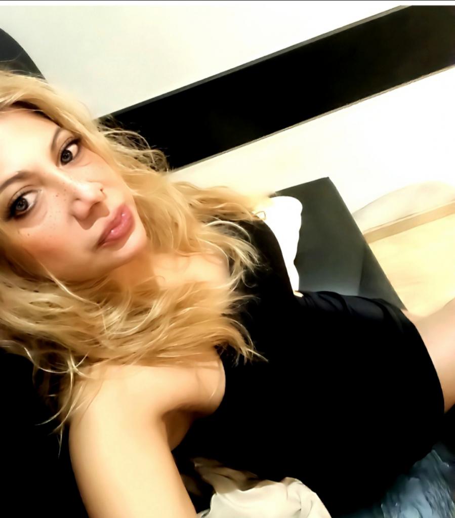 617563885: Chica busca chico en Asturias