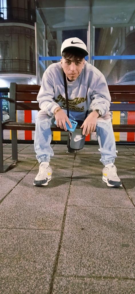 678956810: Chico busca chica en Madrid