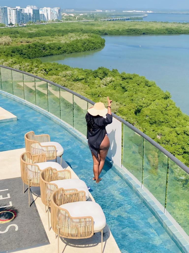 742087283: Chica busca chico en Murcia