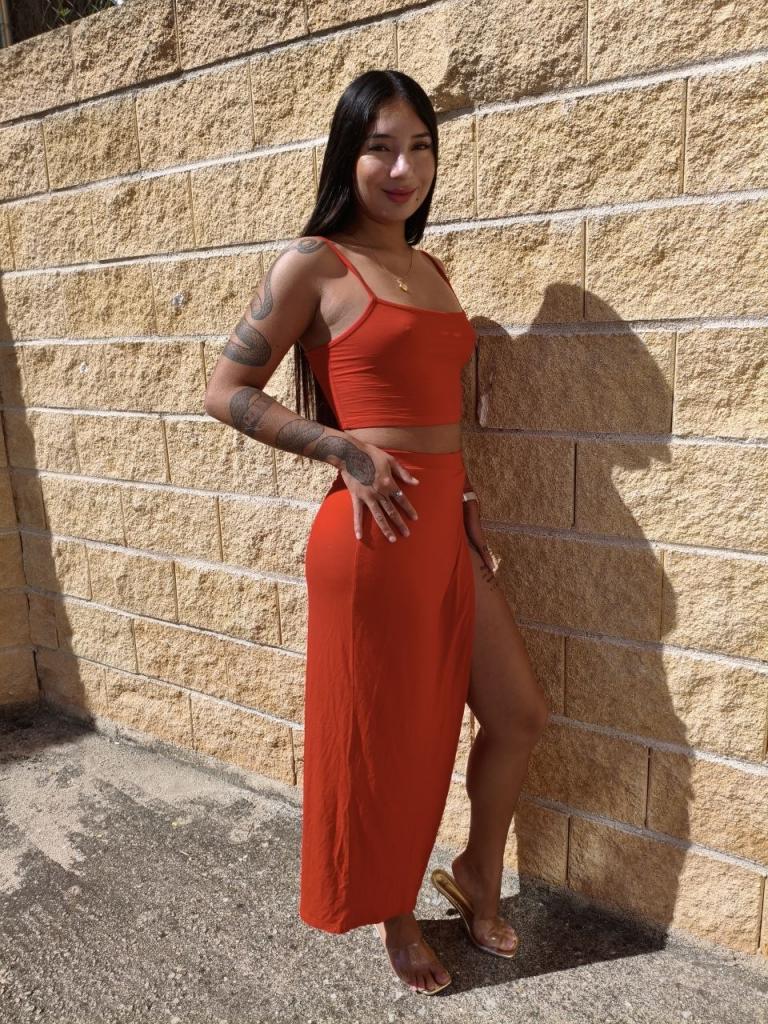 664874220: Chica busca chico en Madrid