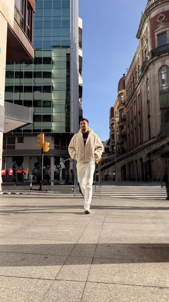 604118311: Chico busca chica en Asturias