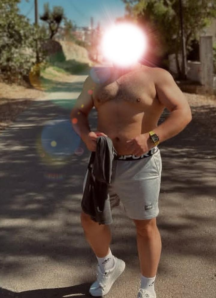 631406810: Chico busca chica en La Coruña