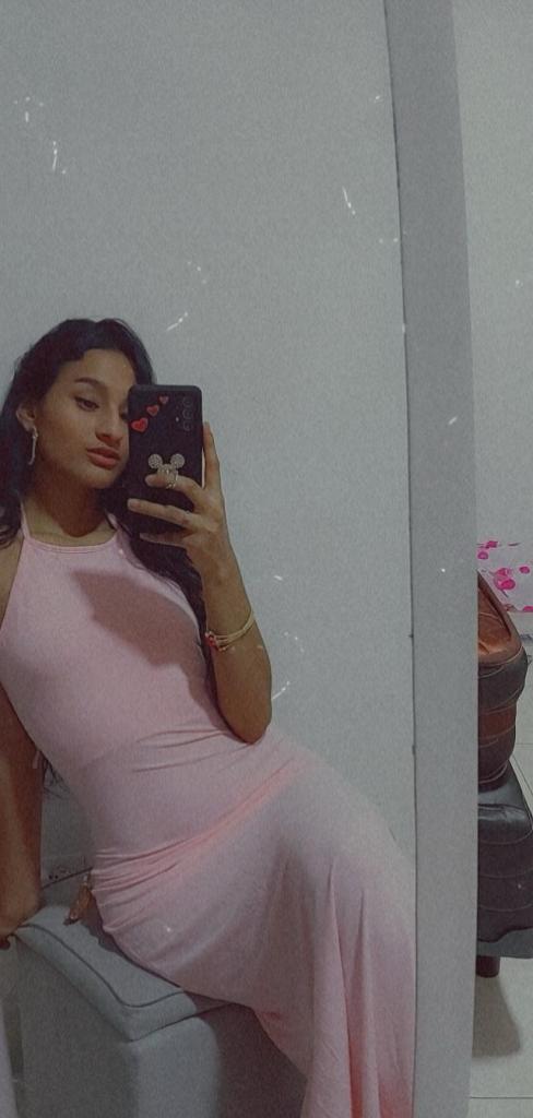 613592989: Chica busca chico en Barcelona