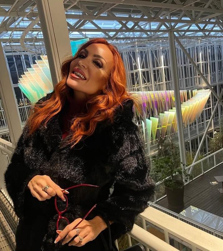 633961149: Chica busca chico en Sevilla