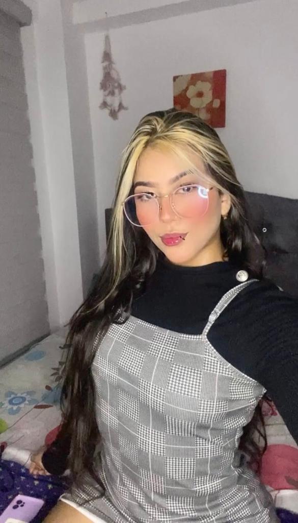 744752665: Chica busca chico en Alicante