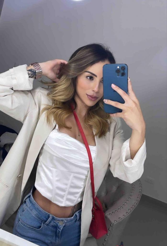 Chica busca chico en Ibiza: 