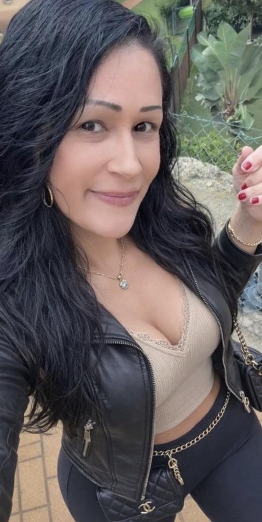 613944750: Chica busca chico en Málaga