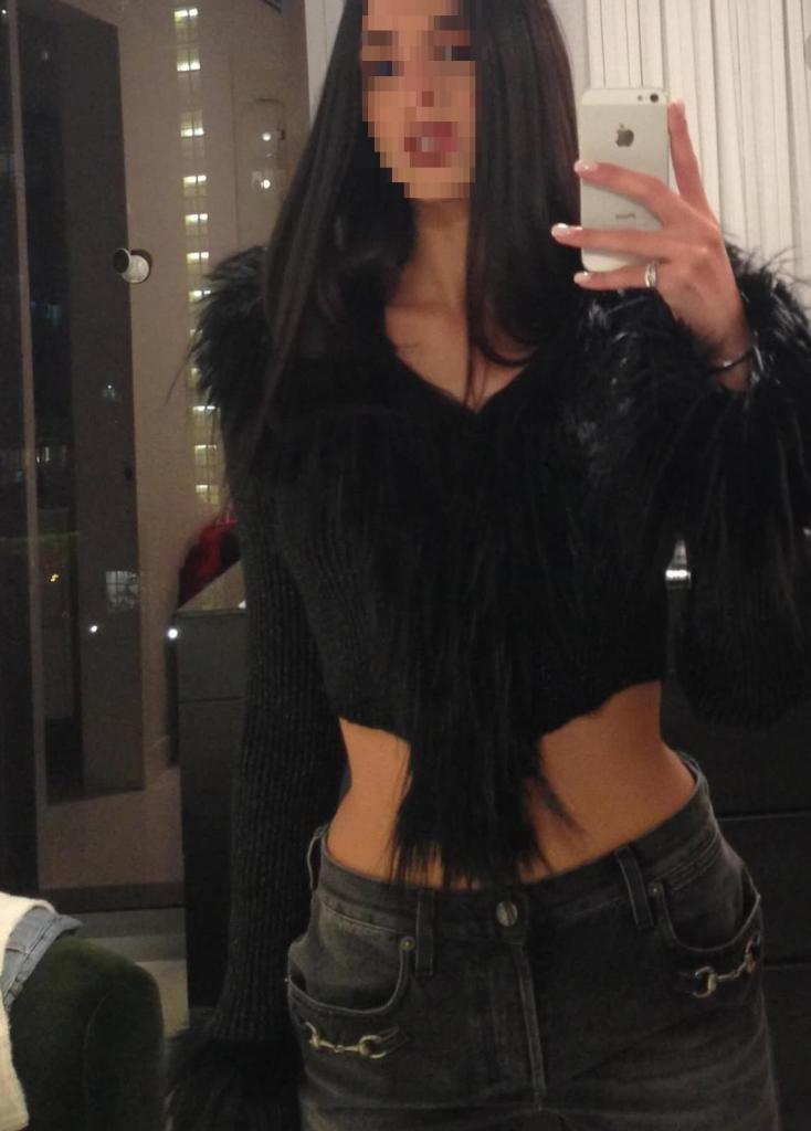 600488437: Chica busca chico en La Coruña