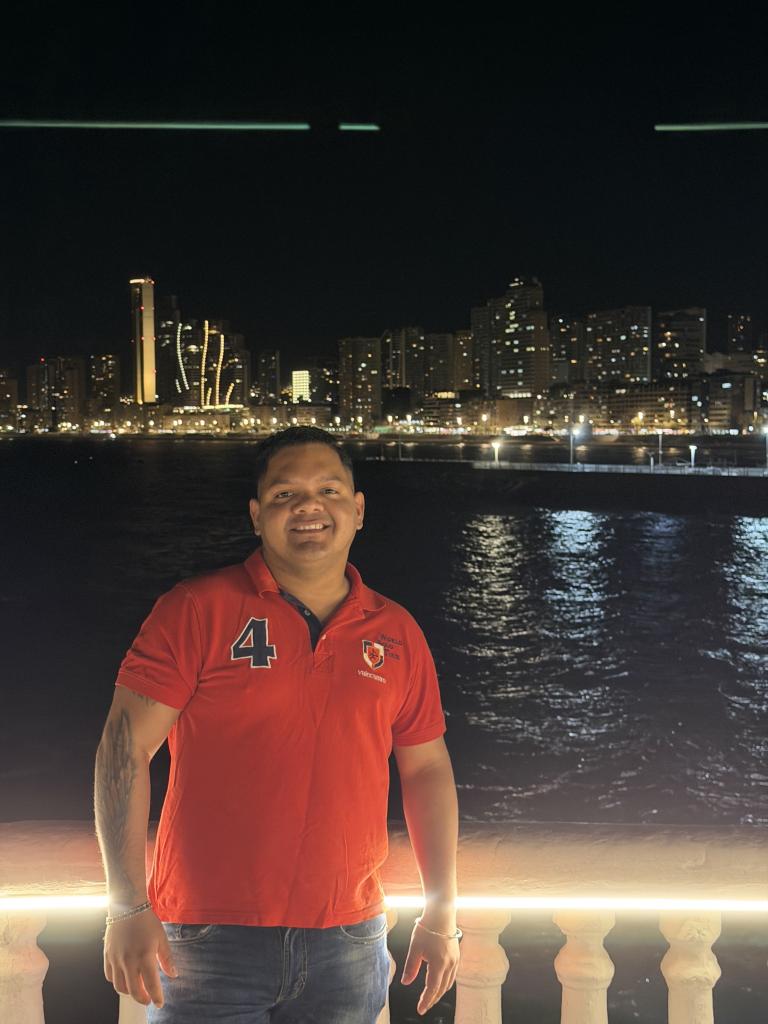 643564317: Chico busca chica en Madrid