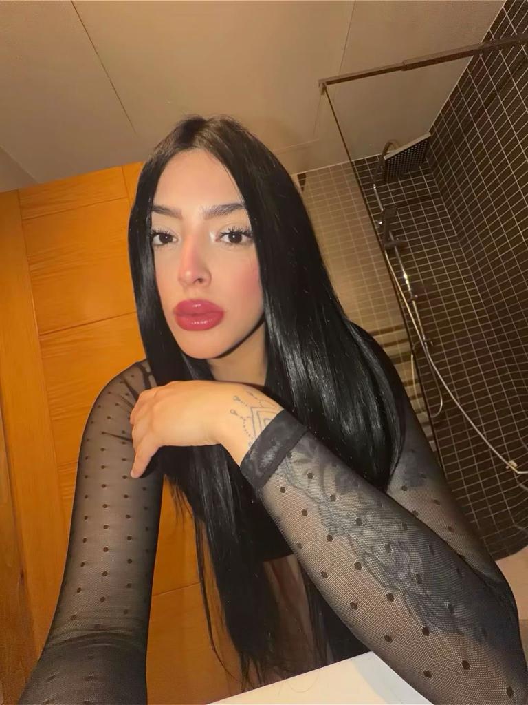 603207030: Chica busca chico en Ibiza