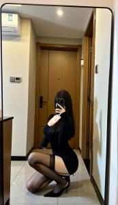 688166109: Chica busca chico en Barcelona