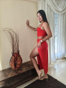 664874220: Chica busca chico en Madrid