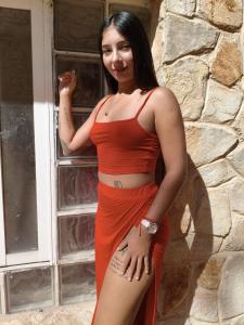 664874220: Chica busca chico en Madrid