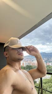 647414658: Chico busca chica en Madrid