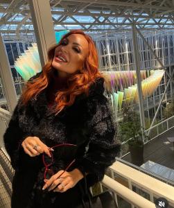 633961149: Chica busca chico en Sevilla