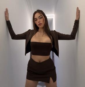 641387127: Chica busca chico en La Coruña