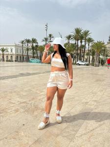 637946082: Chica busca chico en Madrid