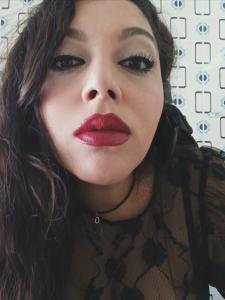655236041: Chica busca chico en Sevilla