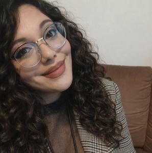 655236041: Chica busca chico en Sevilla