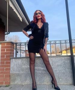 633961149: Chica busca chico en Sevilla