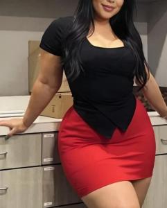 664715375: Chica busca chico en Barcelona