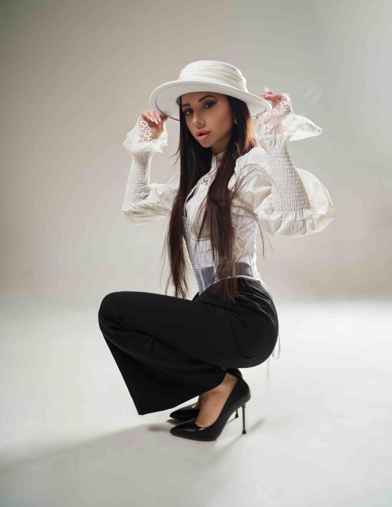 Chica busca chico en Ibiza: 