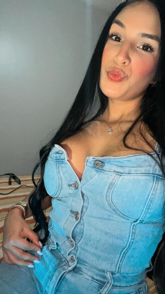 Chica busca chico en Cádiz: 