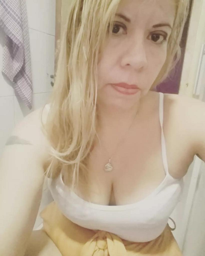 673286027: Chica busca chico en Barcelona