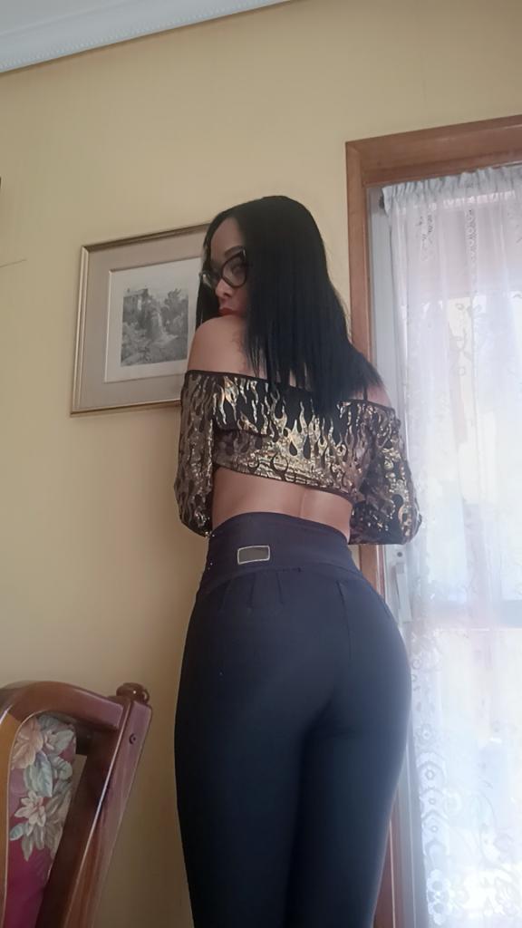 613803145: Chica busca chico en Madrid