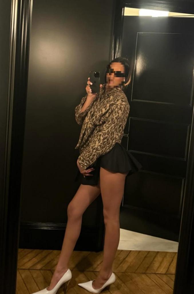 600488437: Chica busca chico en La Coruña