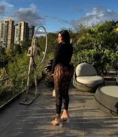 611328448: Chica busca chico en Barcelona