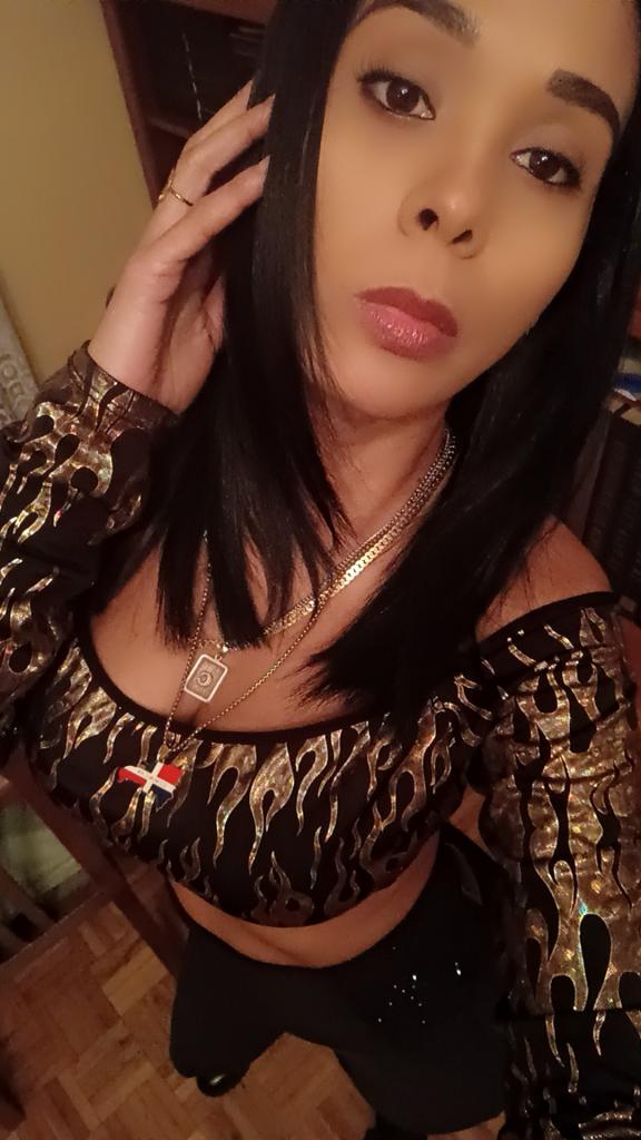 613803145: Chica busca chico en Madrid