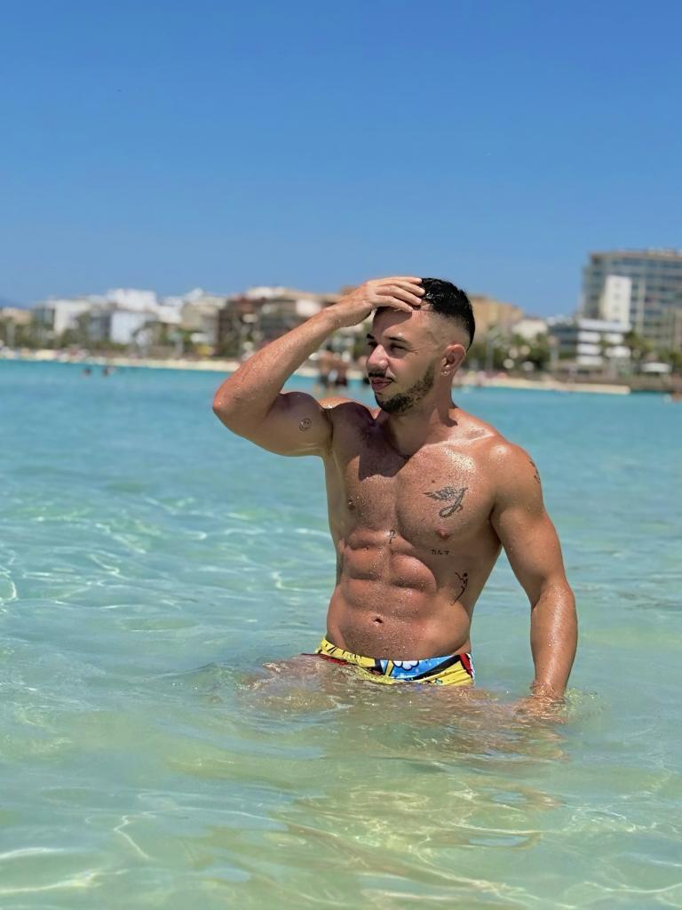 671151433: Chico busca chica en Las Palmas